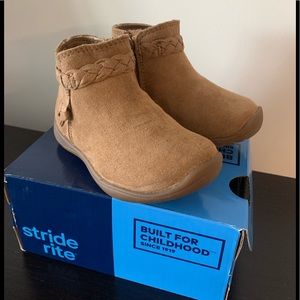 NBW Stride Rite Girls Finley Ankle Boot Toddler